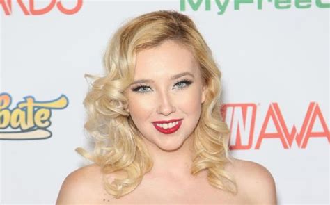 Samantha Rone: Bio, Height, Weight, Age, Measurements.